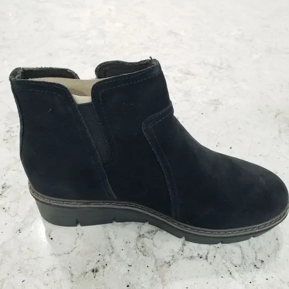 Clarks Collection Women's Size 7 W Airabell Suede Wedge Ankle Bootie Black NEW - Picture 11 of 13